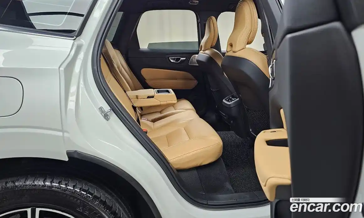 Volvo XC60 2021 2.0 гидро в Москве № 164296, фото 12