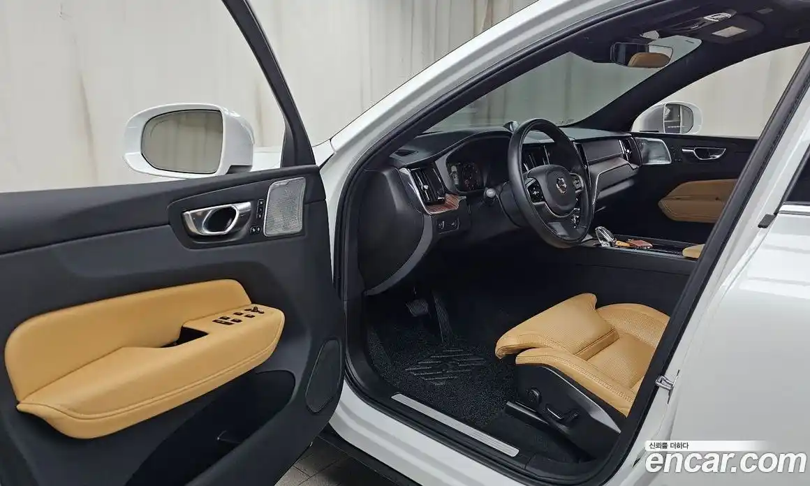 Volvo XC60 2021 2.0 гидро в Москве № 164296, фото 10