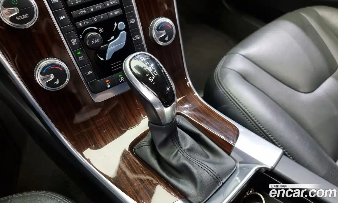 Volvo V60 2016 2.0 гидро в Москве № 164620, фото 9