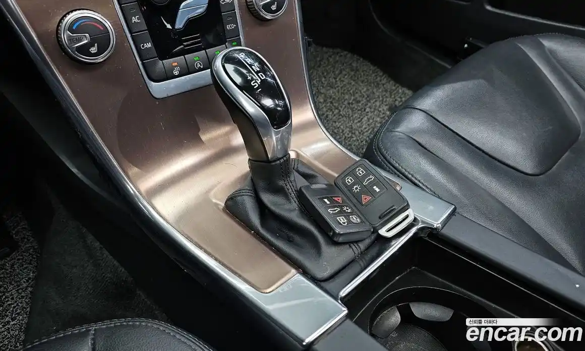 Volvo XC60 2016 2.0 гидро в Москве № 164679, фото 9