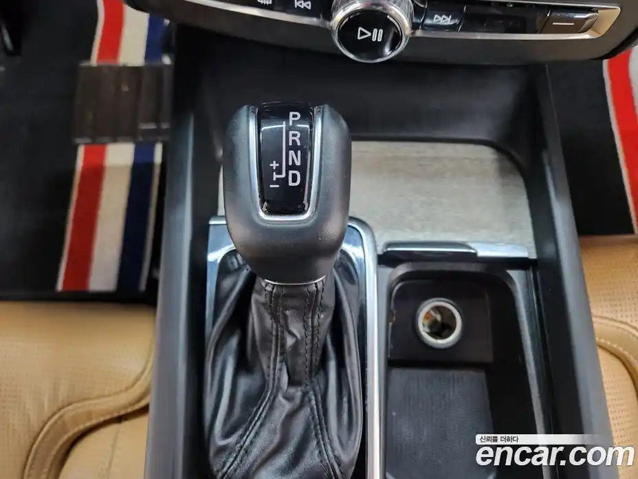 Volvo XC60 2020 2.0 гидро в Москве № 164697, фото 9