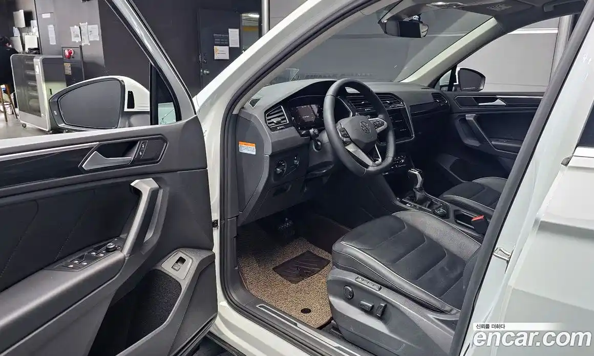 Volkswagen Tiguan 2021 2.0 гидро в Москве № 168631, фото 11