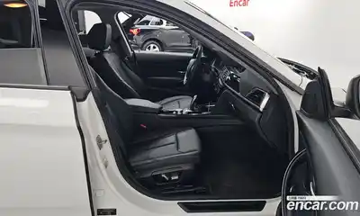 BMW 3-Series 2018 2.0 Автомат в Москве № 192560, миниатюра 11