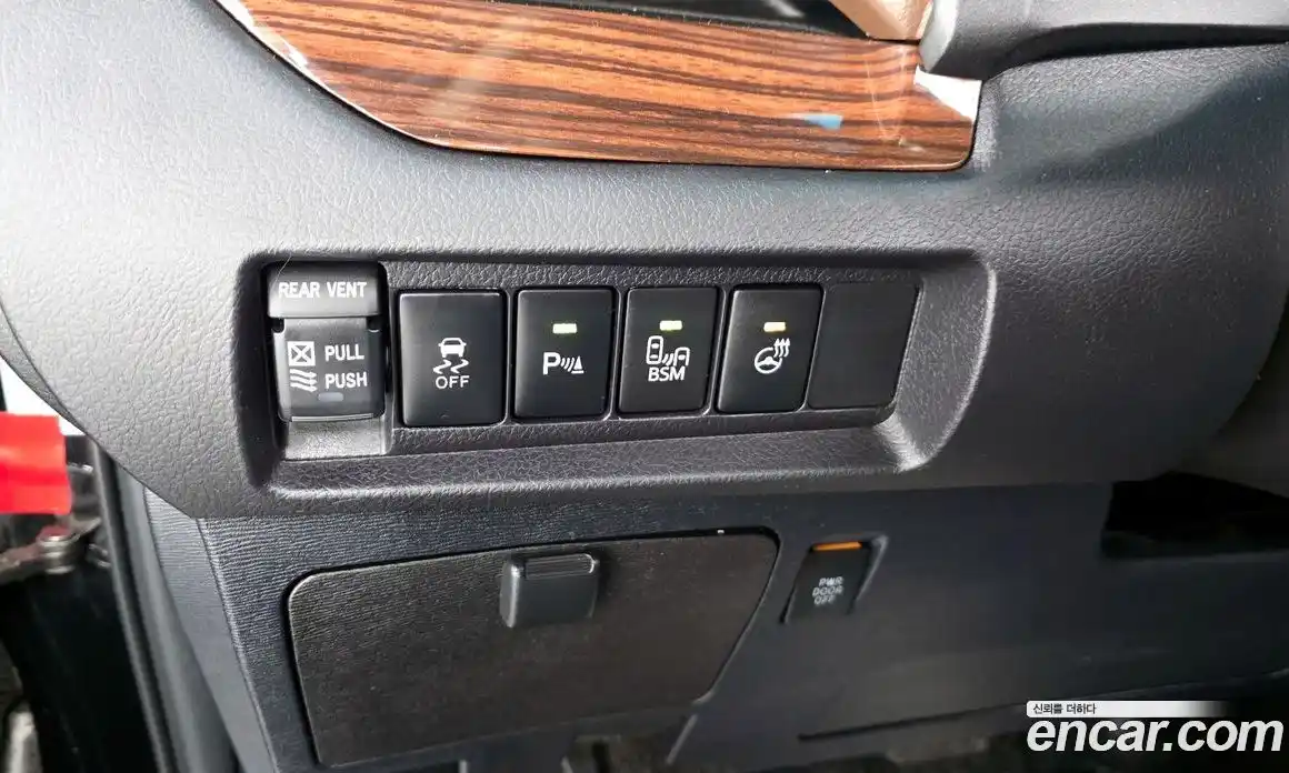 Toyota Sienna 2017 3.5 гидро в Москве № 199646, фото 16