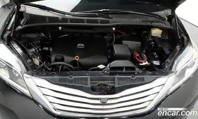 Toyota Sienna 2017 3.5 гидро в Москве № 199646, миниатюра 6