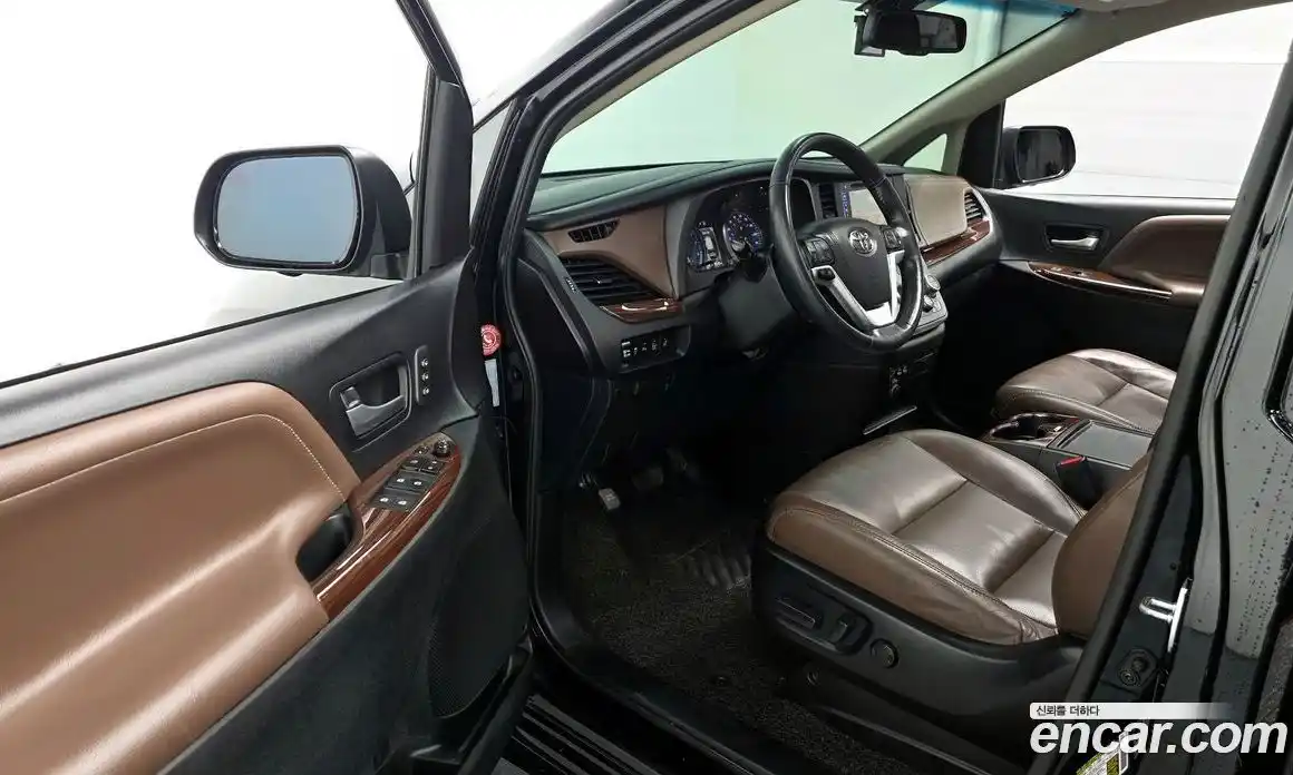Toyota Sienna 2017 3.5 гидро в Москве № 199646, фото 10