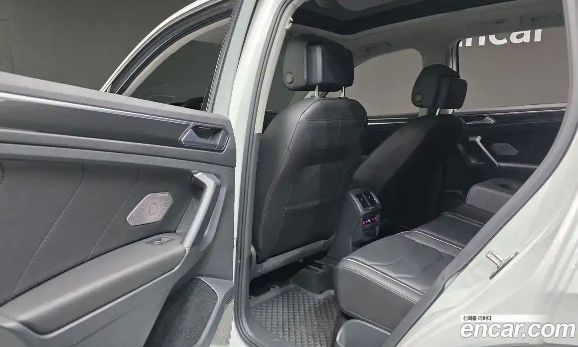 Volkswagen Tiguan 2022 2.0 гидро в Москве № 215088, фото 17