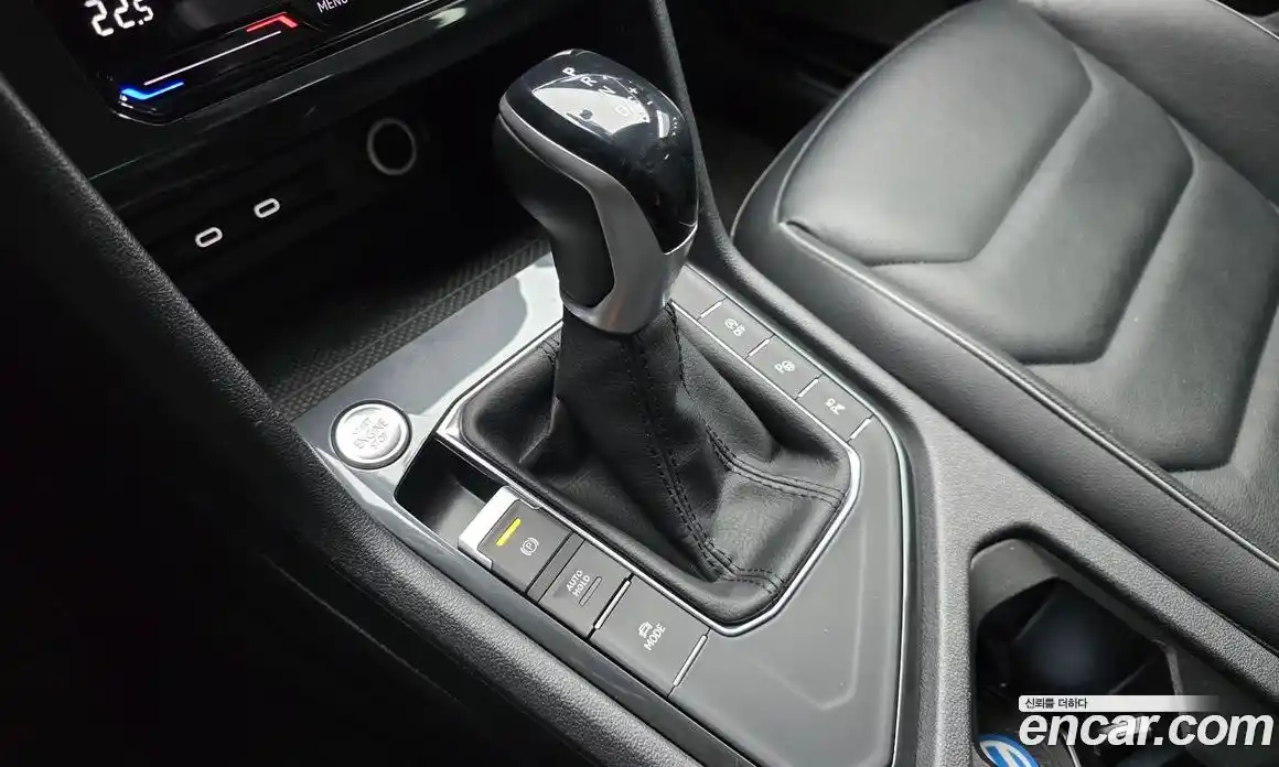 Volkswagen Tiguan 2022 2.0 гидро в Москве № 215088, фото 9