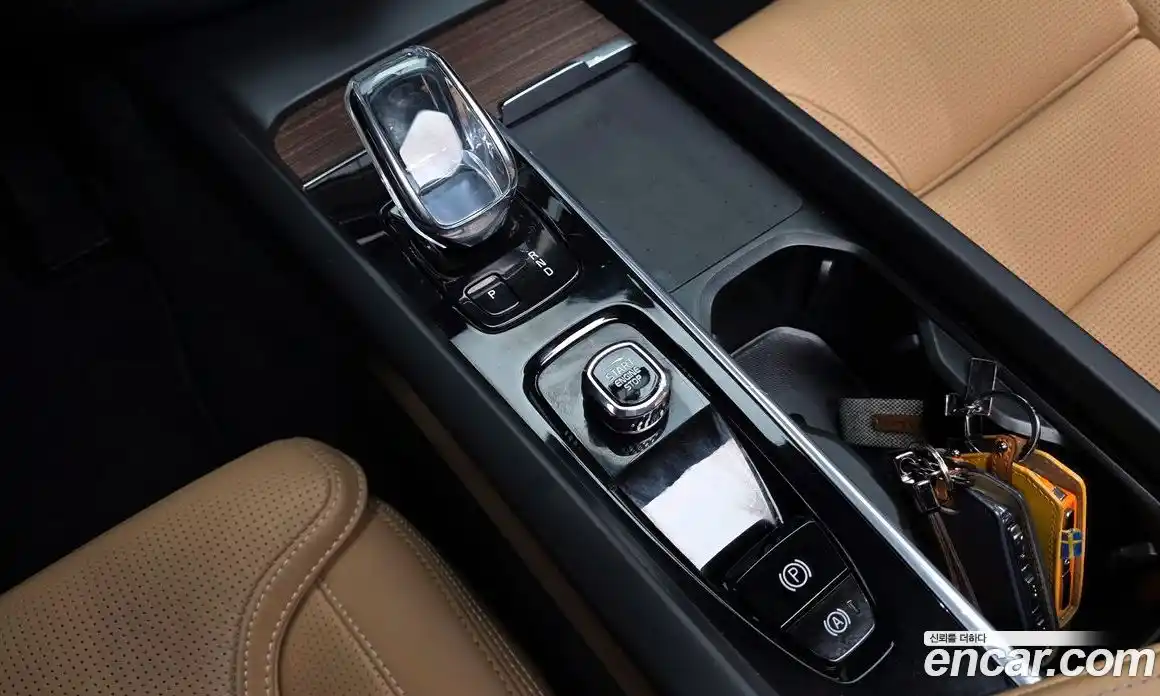 Volvo XC60 2022 2.0 гидро в Москве № 228058, фото 9