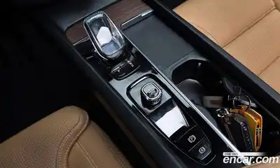 Volvo XC60 2022 2.0 гидро в Москве № 228058, миниатюра 9
