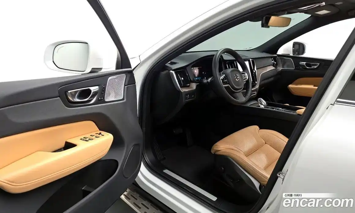Volvo XC60 2022 2.0 гидро в Москве № 228058, фото 10