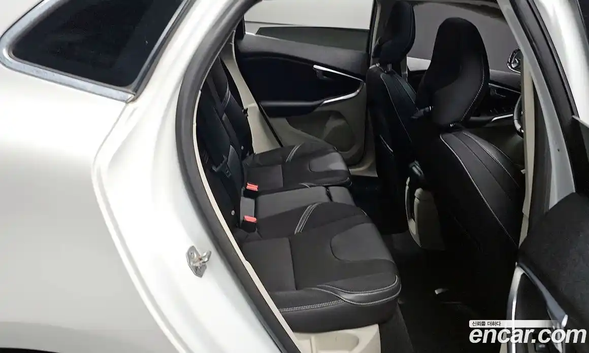 Volvo V40 2014 1.6 гидро в Москве № 230591, фото 11