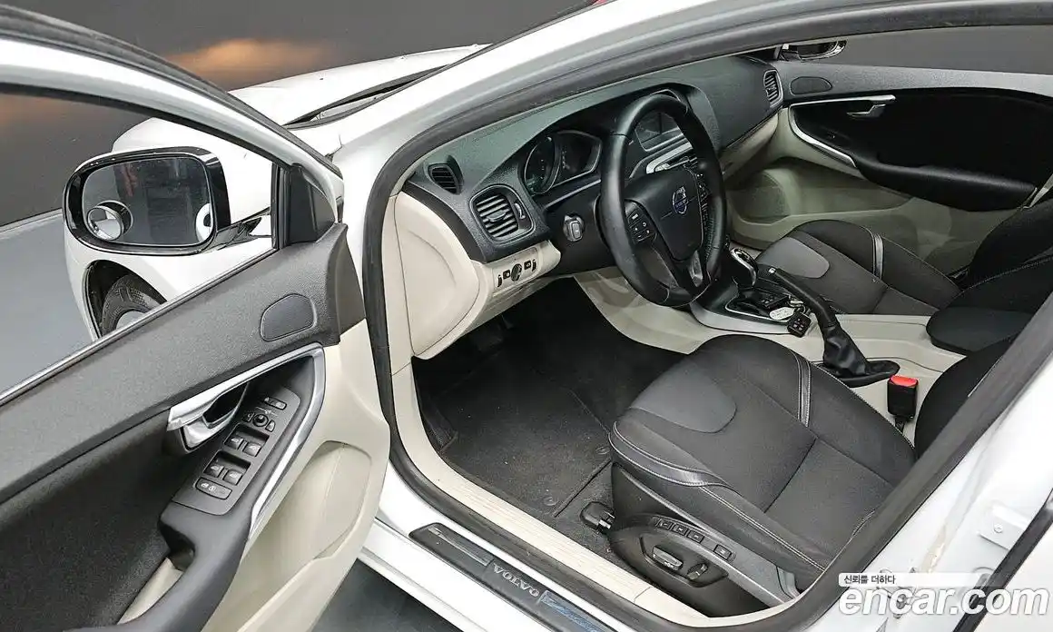 Volvo V40 2014 1.6 гидро в Москве № 230591, фото 12