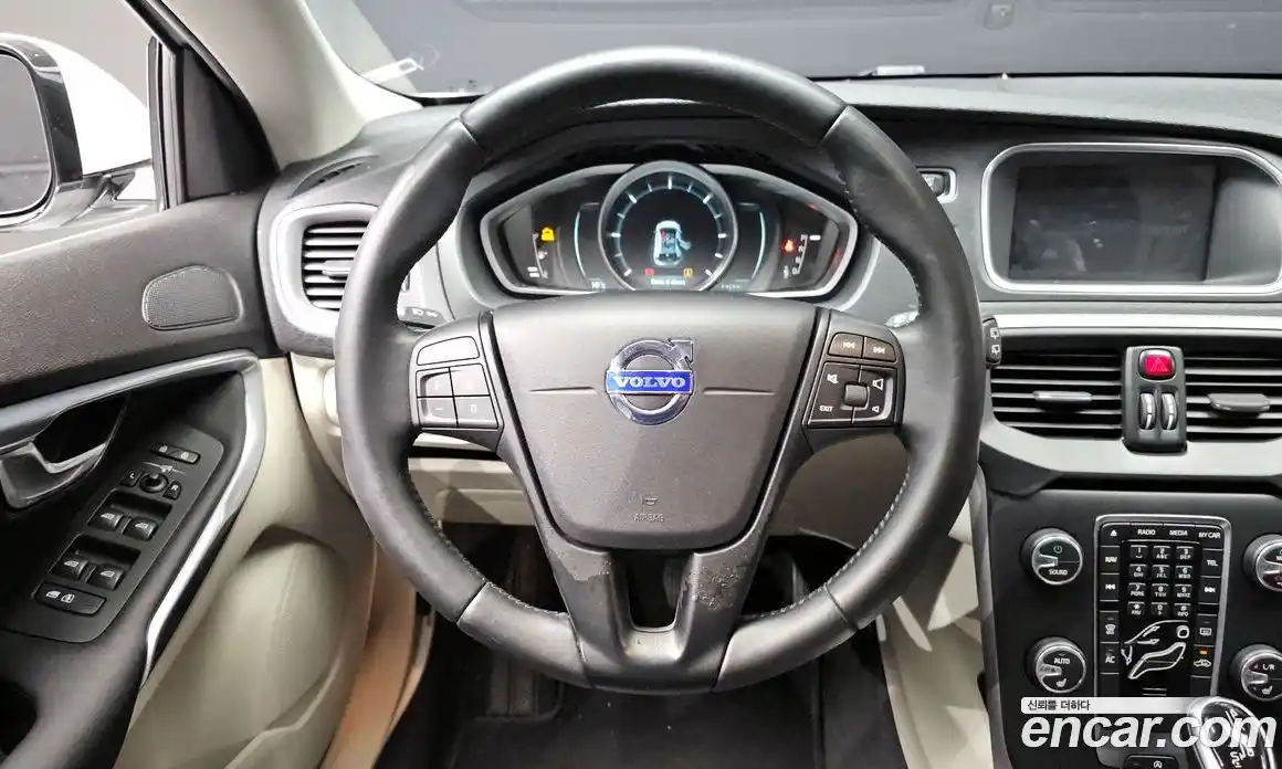 Volvo V40 2014 1.6 гидро в Москве № 230591, фото 13