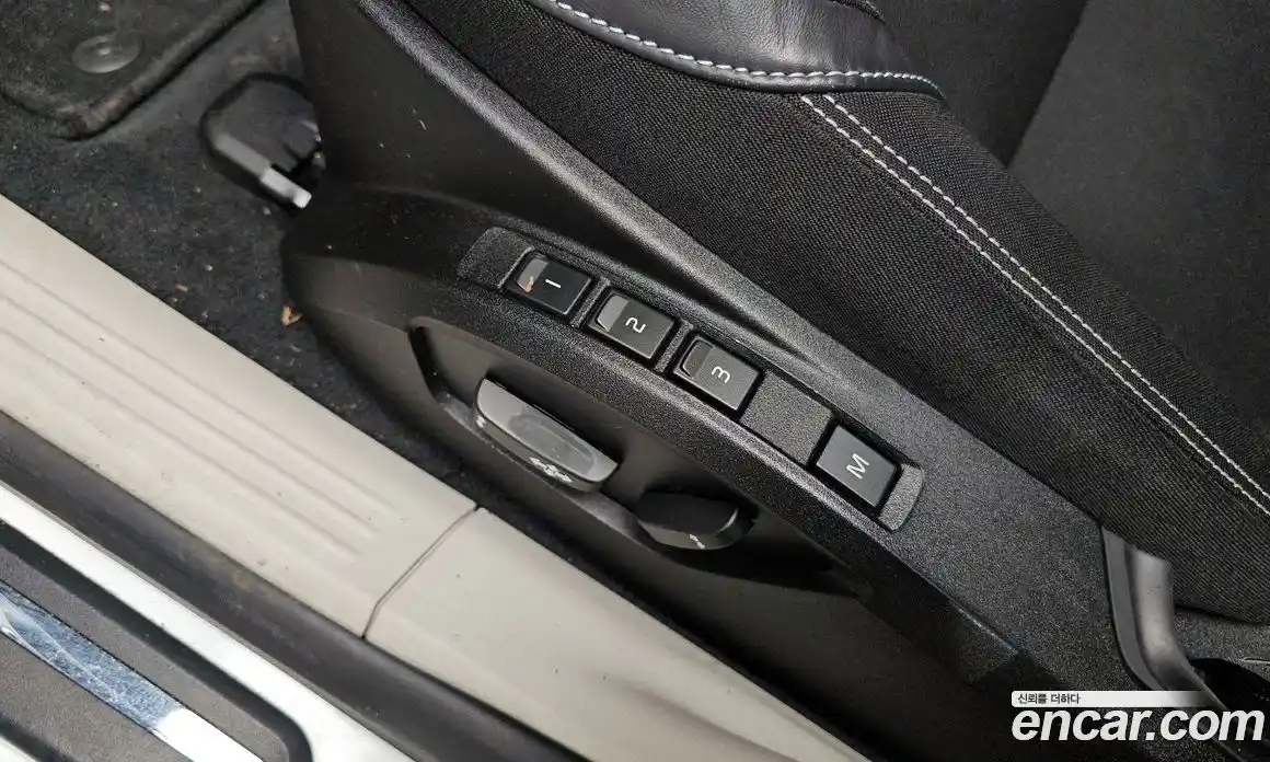 Volvo V40 2014 1.6 гидро в Москве № 230591, фото 17
