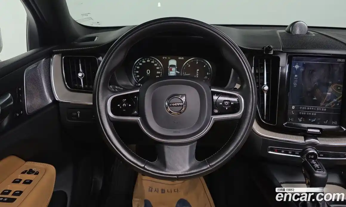 Volvo XC60 2018 2.0 гидро в Москве № 230608, фото 13