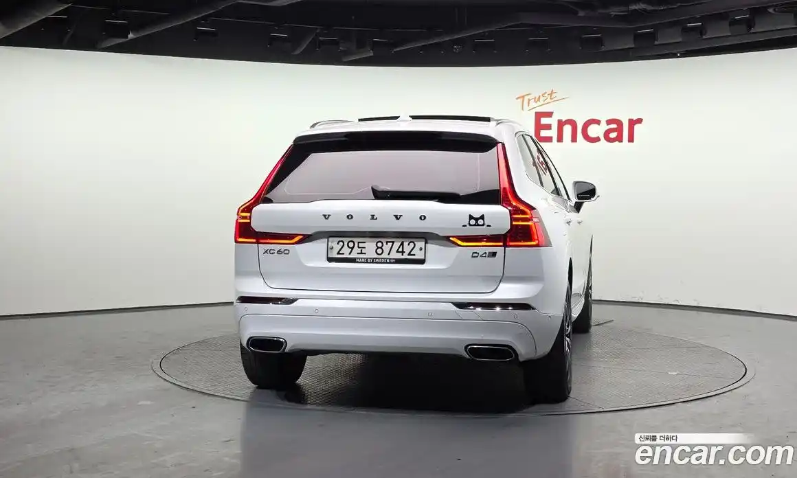 Volvo XC60 2018 2.0 гидро в Москве № 230608, фото 4