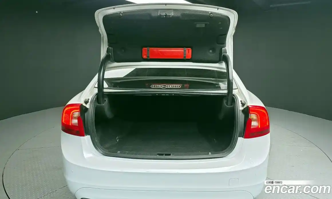Volvo S60 2016 2.0 гидро в Москве № 230678, фото 20