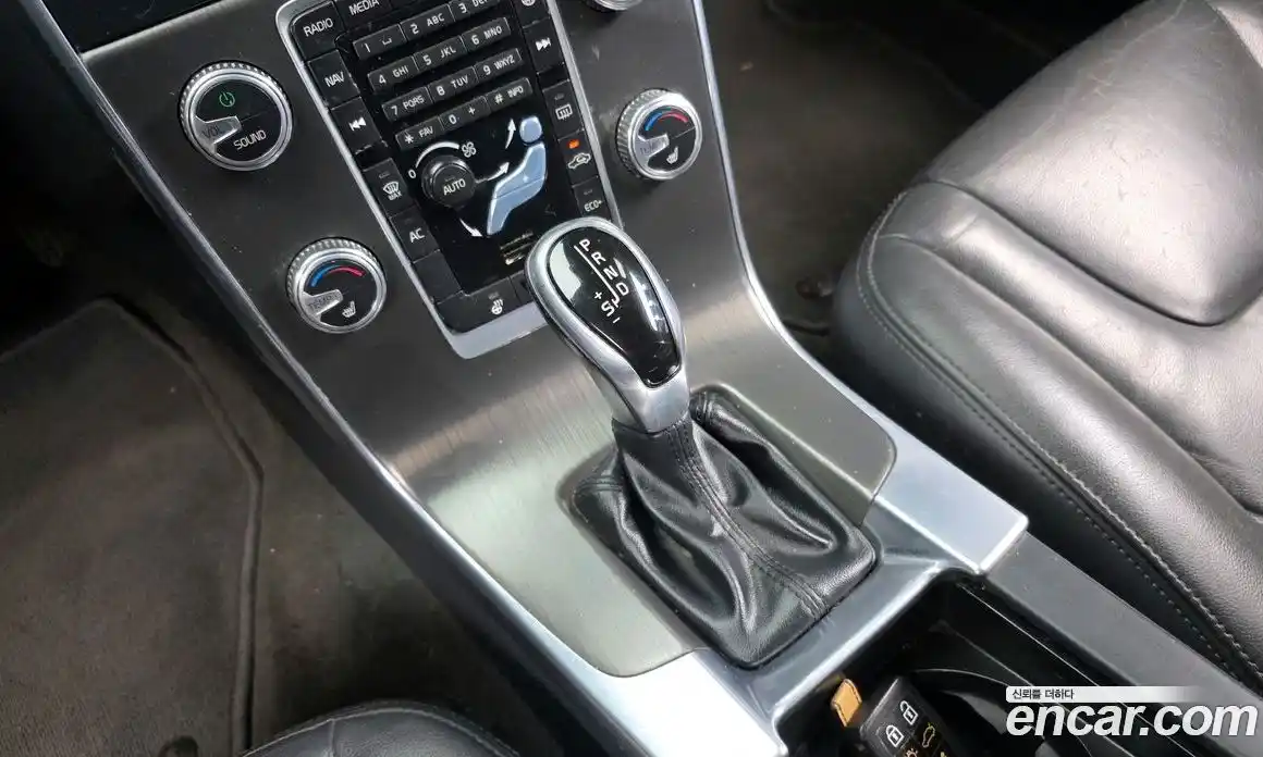 Volvo S60 2016 2.0 гидро в Москве № 230678, фото 9