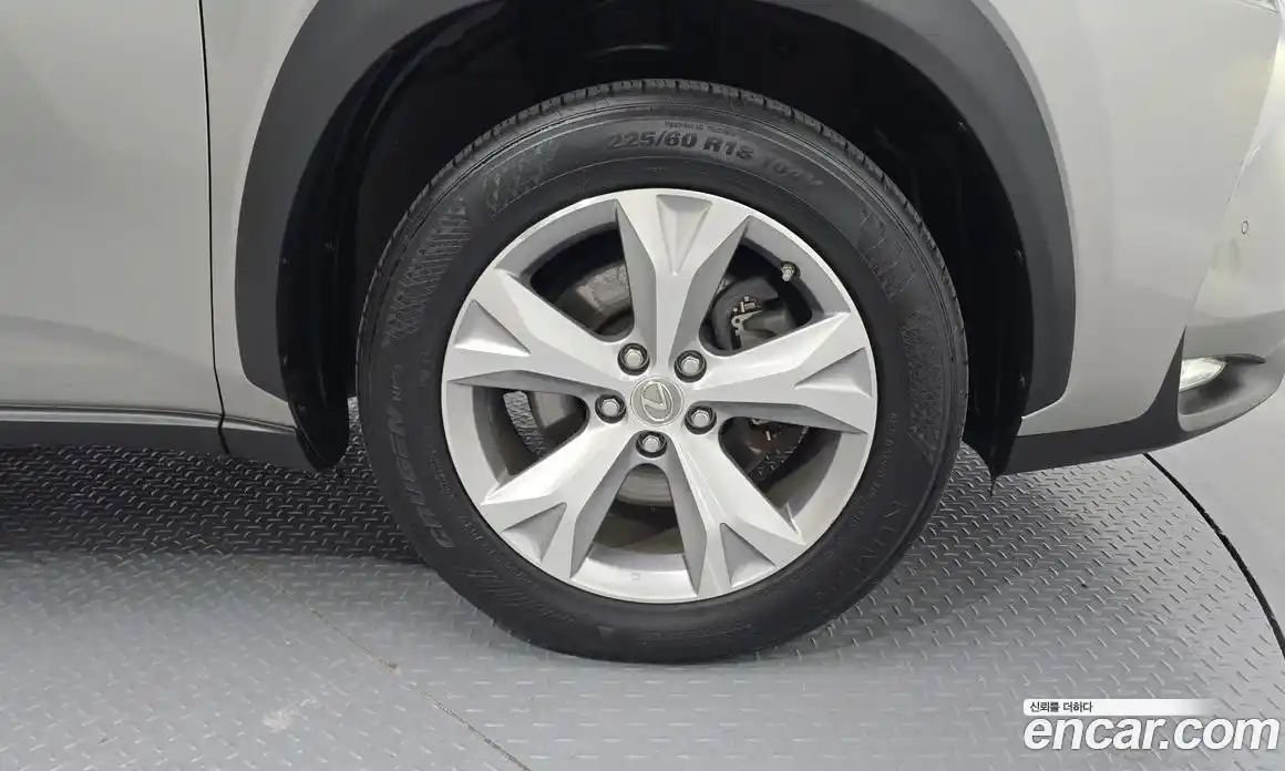 Lexus NX 2014 2.5 гидро в Москве № 232010, фото 5