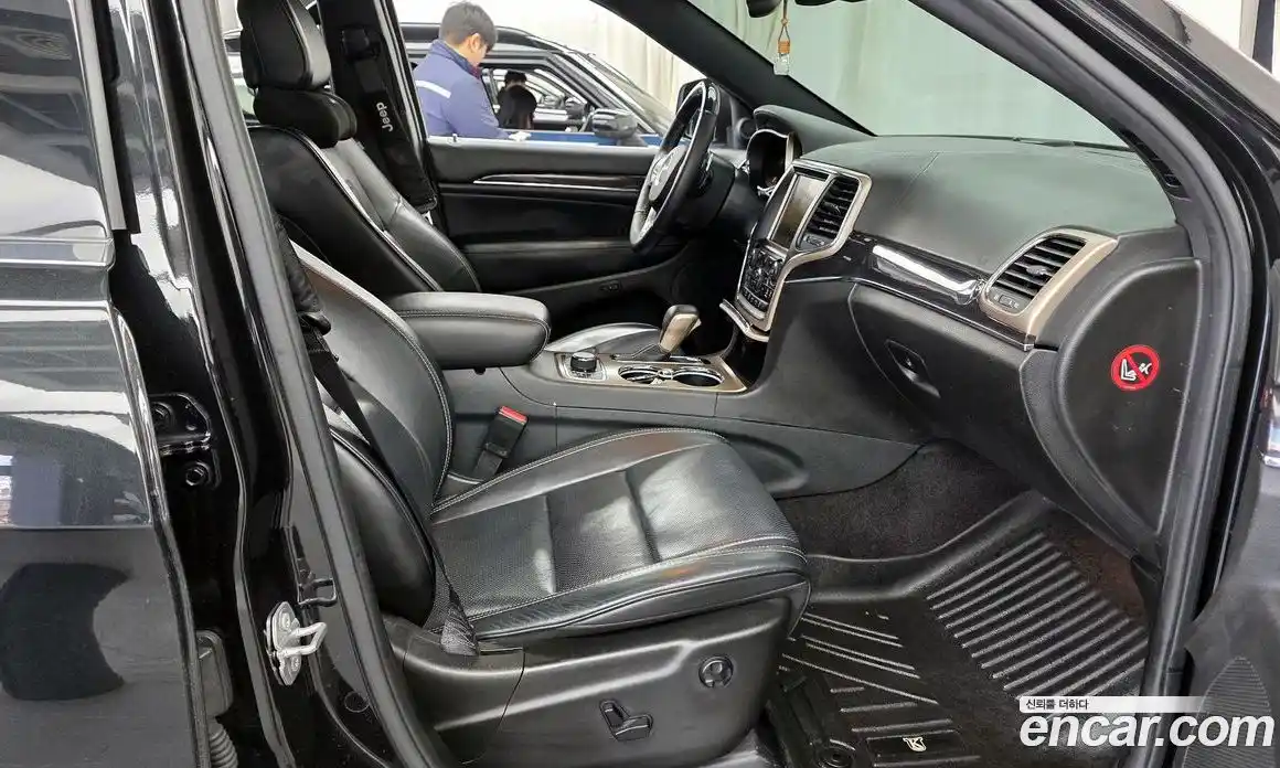 Jeep Cherokee 2016 3.0 гидро в Москве № 232732, фото 11