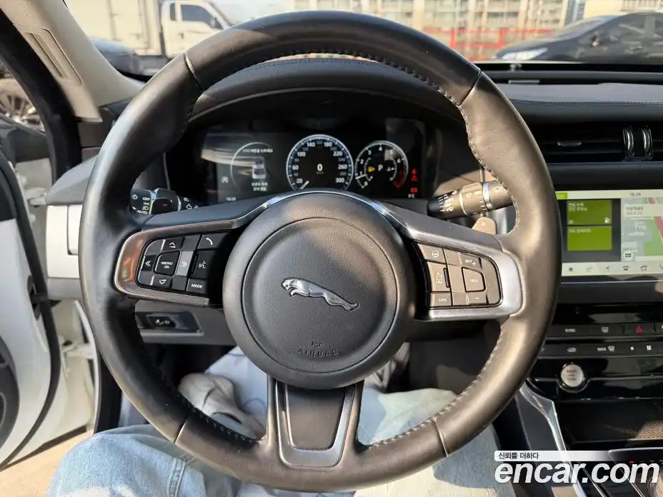 Jaguar XF 2018 2.0 гидро в Москве № 268130, фото 13