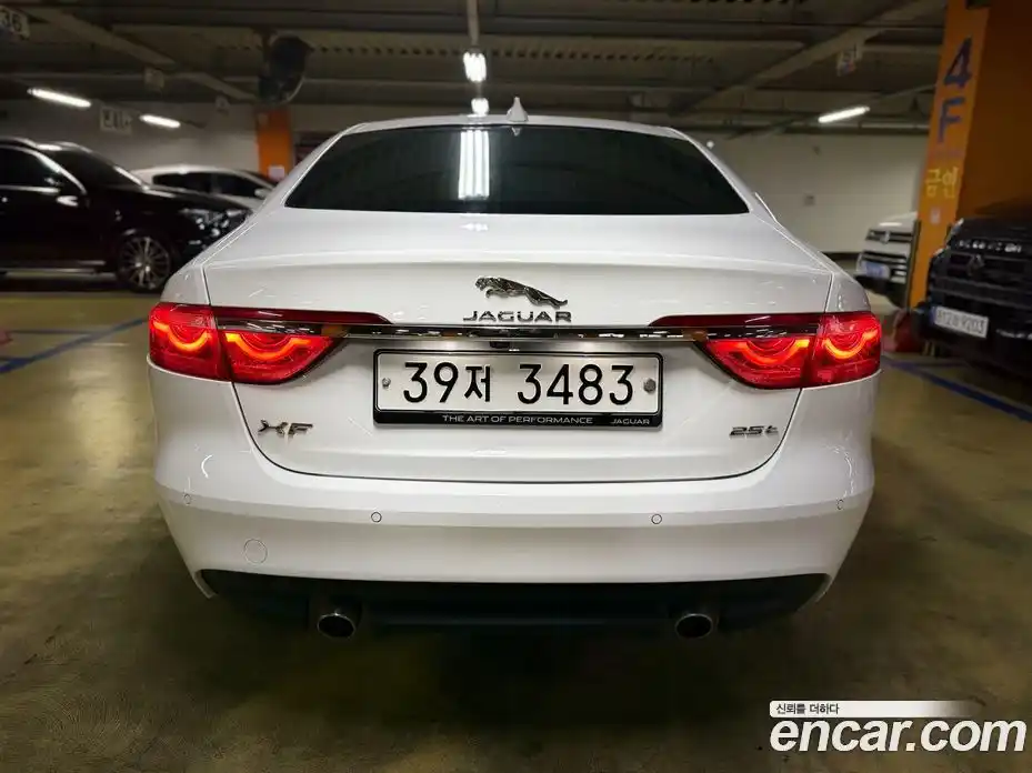 Jaguar XF 2018 2.0 гидро в Москве № 268130, фото 3