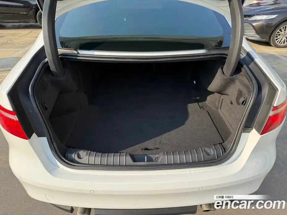 Jaguar XF 2018 2.0 гидро в Москве № 268130, фото 8