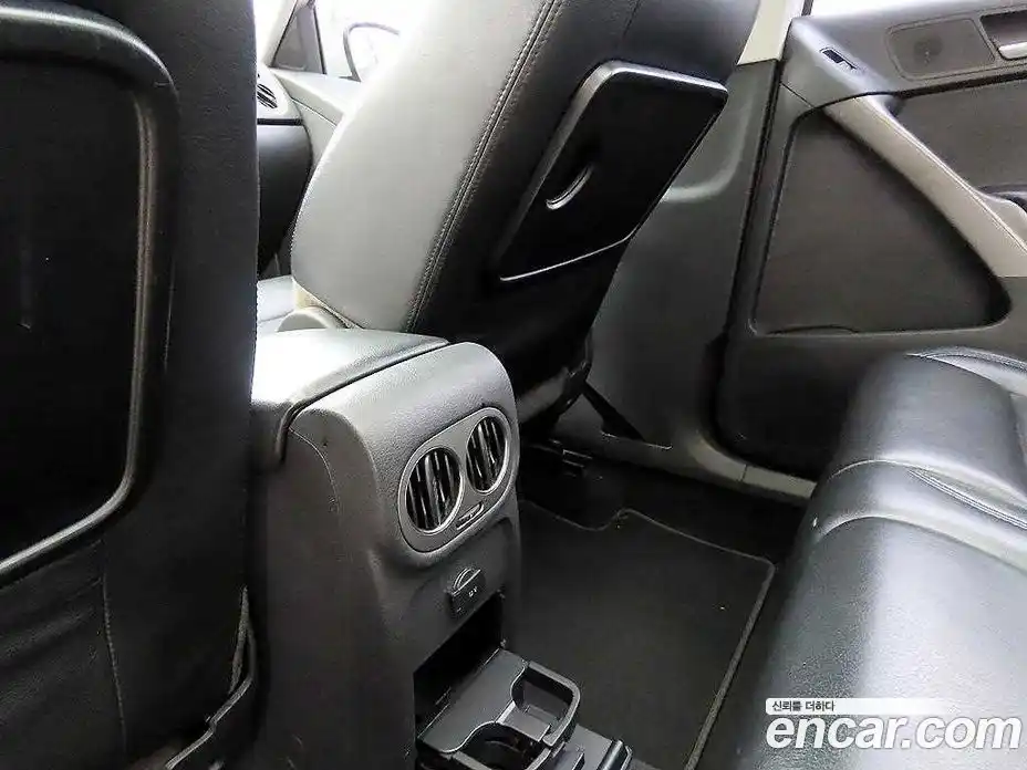 Volkswagen Tiguan 2008 2.0 гидро в Москве № 272623, фото 15