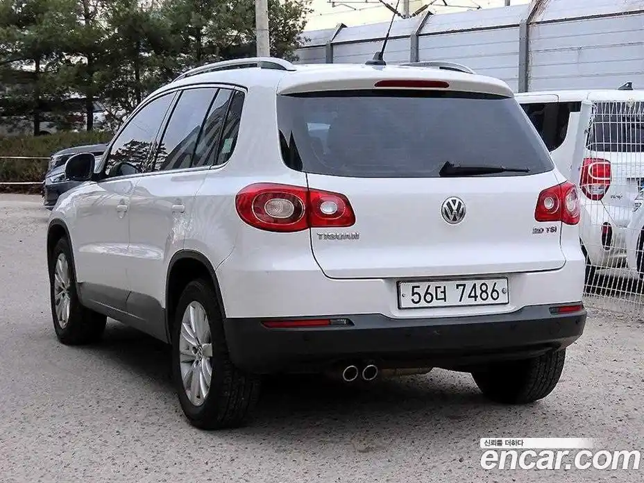 Volkswagen Tiguan 2008 2.0 гидро в Москве № 272623, фото 3