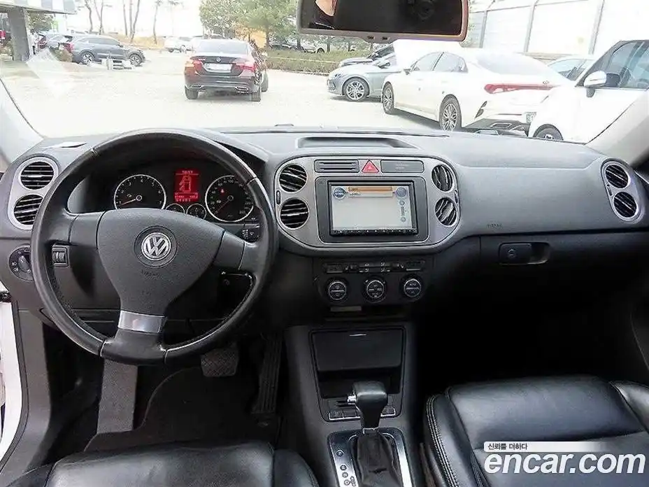 Volkswagen Tiguan 2008 2.0 гидро в Москве № 272623, фото 7