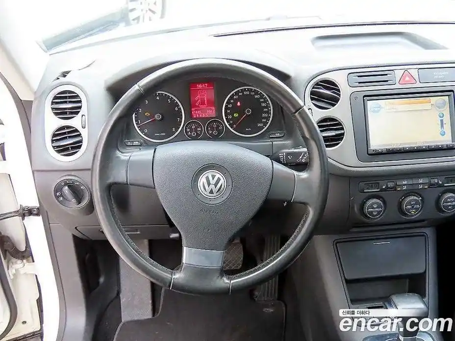 Volkswagen Tiguan 2008 2.0 гидро в Москве № 272623, фото 8