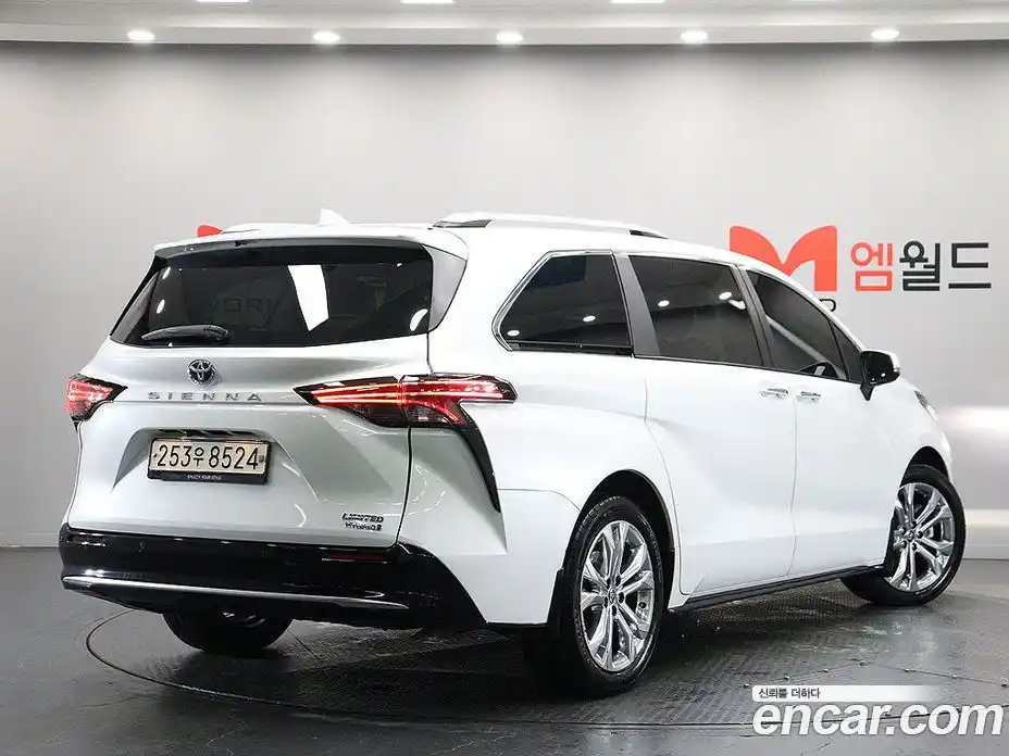 Toyota Sienna 2022 2.5 гидро в Москве № 279752, фото 3