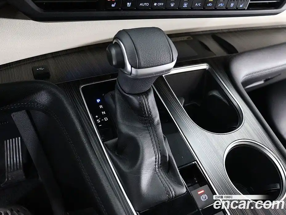 Toyota Sienna 2022 2.5 гидро в Москве № 279752, фото 9