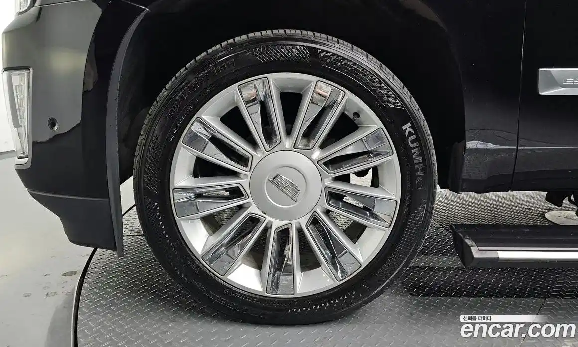 Cadillac Escalade 2017 6.2 гидро в Москве № 285595, фото 5