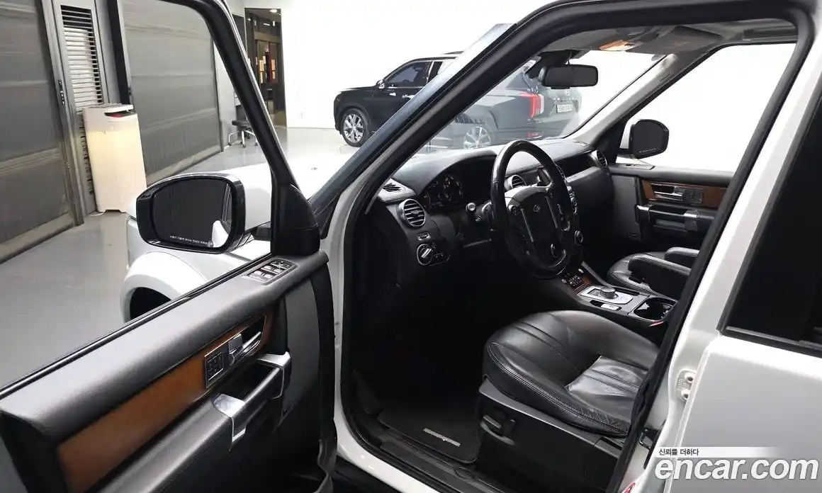 Land Rover Discovery 2015 3.0 гидро в Москве № 298900, фото 10