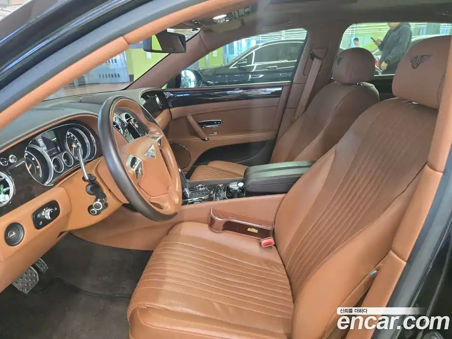 Bentley Flying Spur 2018 4.0 гидро в Москве № 387177, фото 18