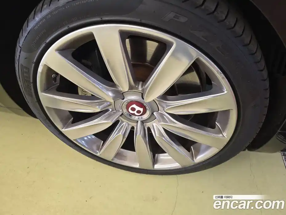 Bentley Flying Spur 2018 4.0 гидро в Москве № 387177, фото 8