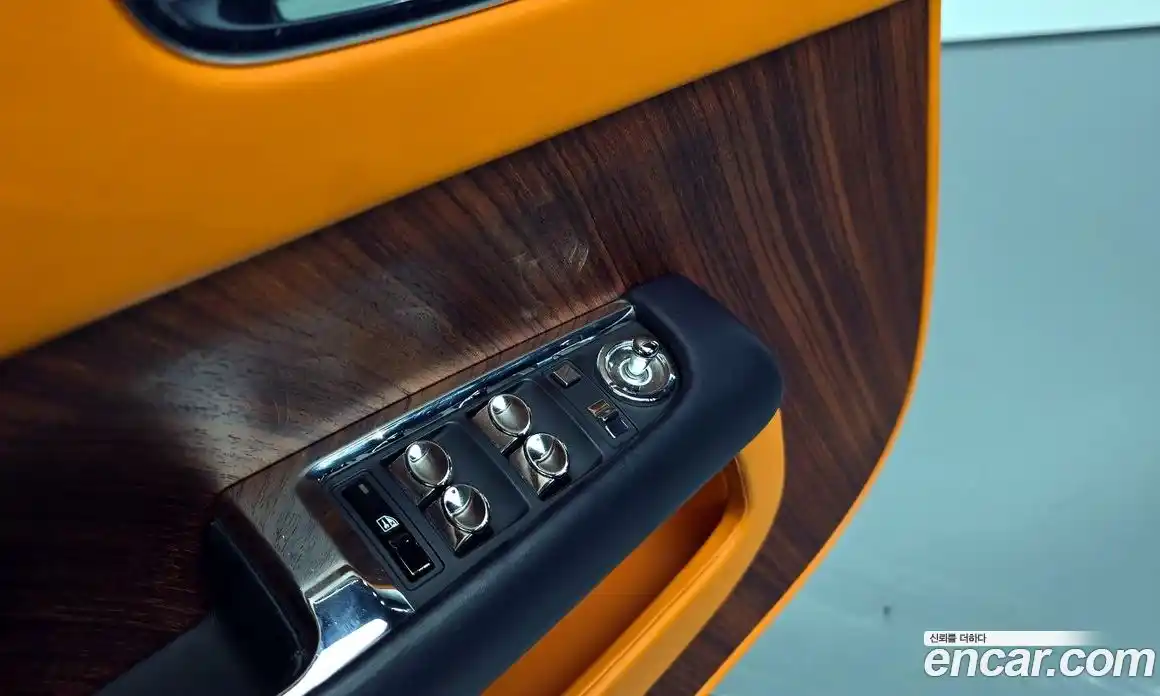 Rolls-Royce Dawn 2017 6.6 гидро в Москве № 387387, фото 17