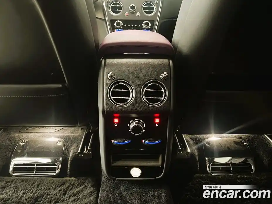 Rolls-Royce Cullinan 2023 6.7 гидро в Москве № 406906, фото 16