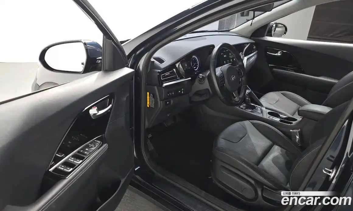 Kia Niro 2020 1.6 гидро в Москве № 48394, фото 11