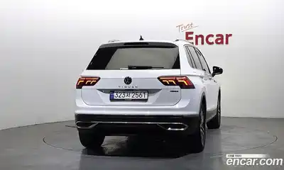 Volkswagen Tiguan 2023 2.0 гидро в Москве № 595642, миниатюра 4