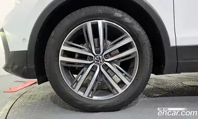 Volkswagen Tiguan 2023 2.0 гидро в Москве № 595642, миниатюра 5
