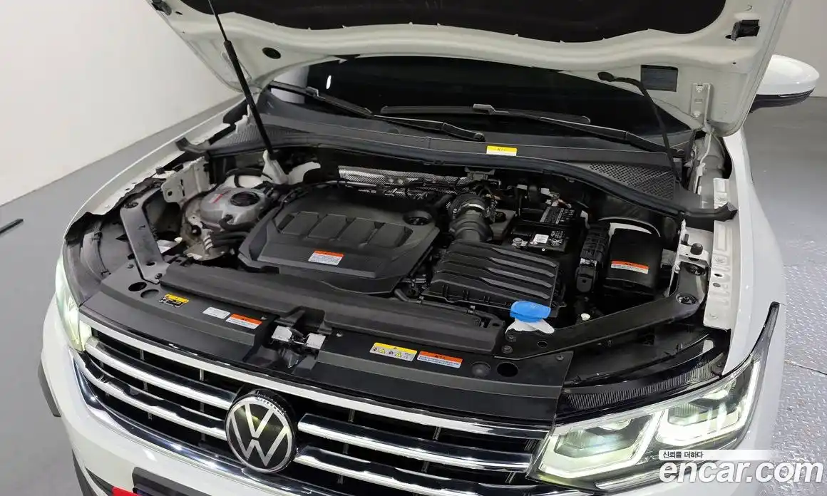 Volkswagen Tiguan 2023 2.0 гидро в Москве № 595642, фото 6