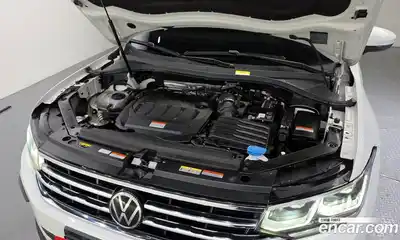 Volkswagen Tiguan 2023 2.0 гидро в Москве № 595642, миниатюра 6
