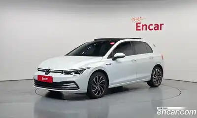 Volkswagen Golf, 2022