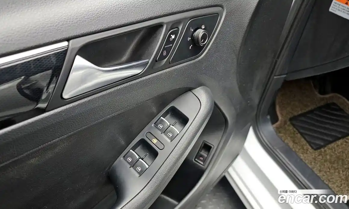 Volkswagen Jetta 2015 2.0 гидро в Москве № 750108, фото 18