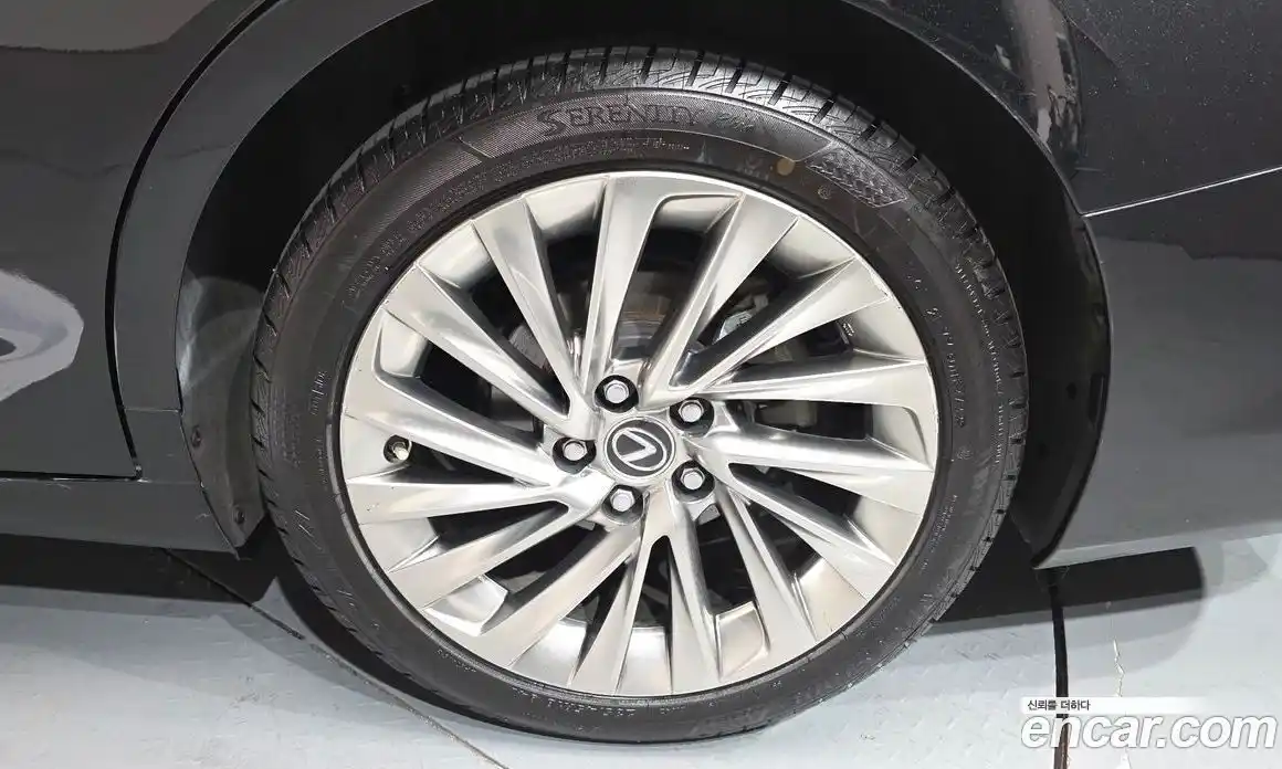 Lexus ES 2019 2.5 гидро в Москве № 766922, фото 4