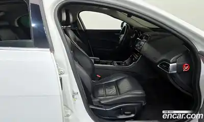 Jaguar XE 2016 2.0 гидро в Москве № 803410, миниатюра 11