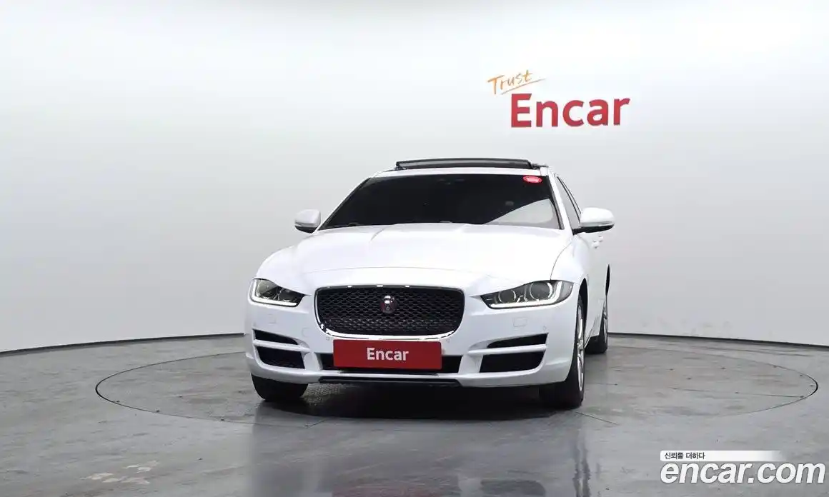 Jaguar XE 2016 2.0 гидро в Москве № 803410, фото 3
